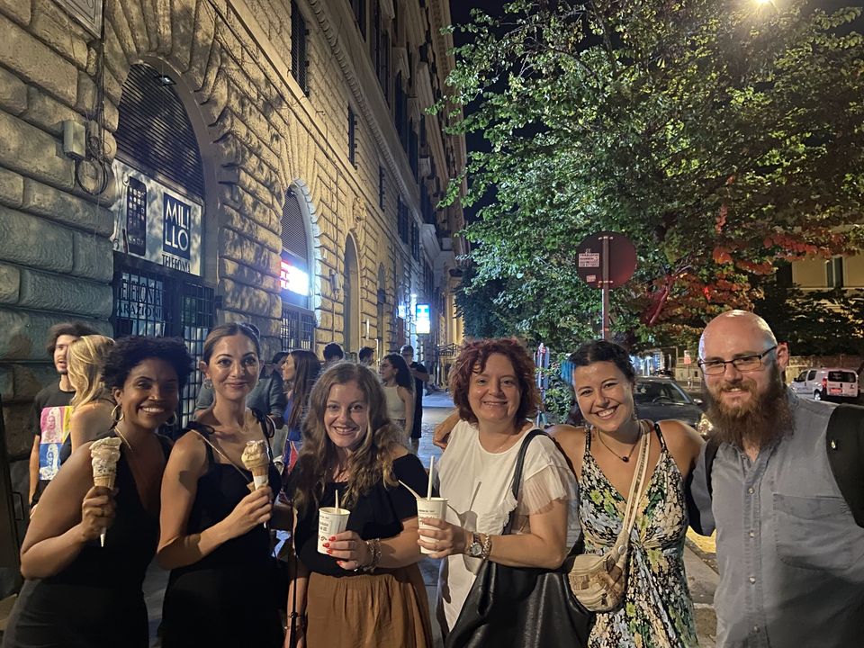 TEFL in Italy trainees out together in the evening